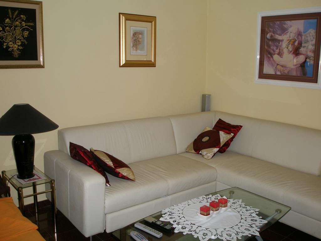 Tiha Apartment *